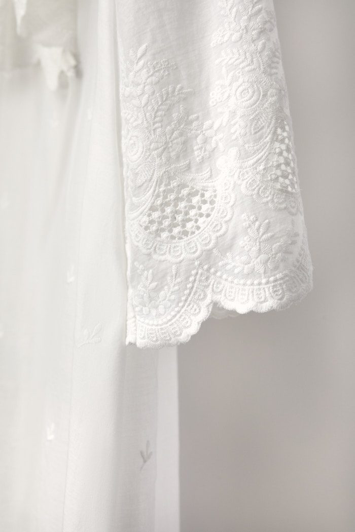 Tradition and modernity in the Ingrid bridal robe