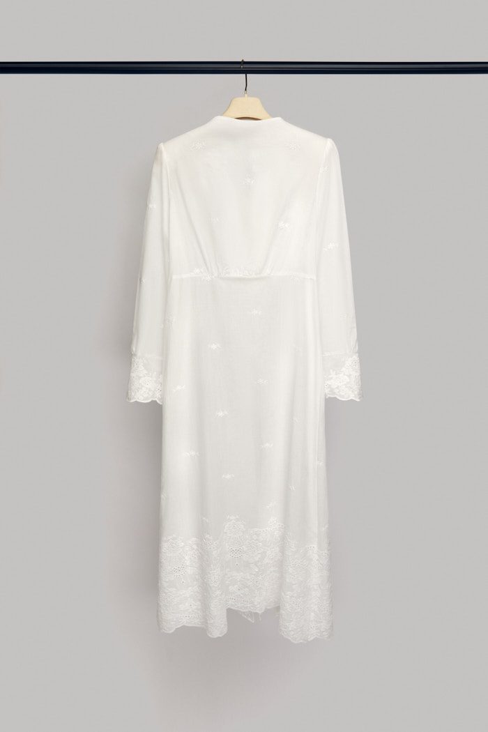 Delicate shoulder detail on the Laura cotton bridal robe