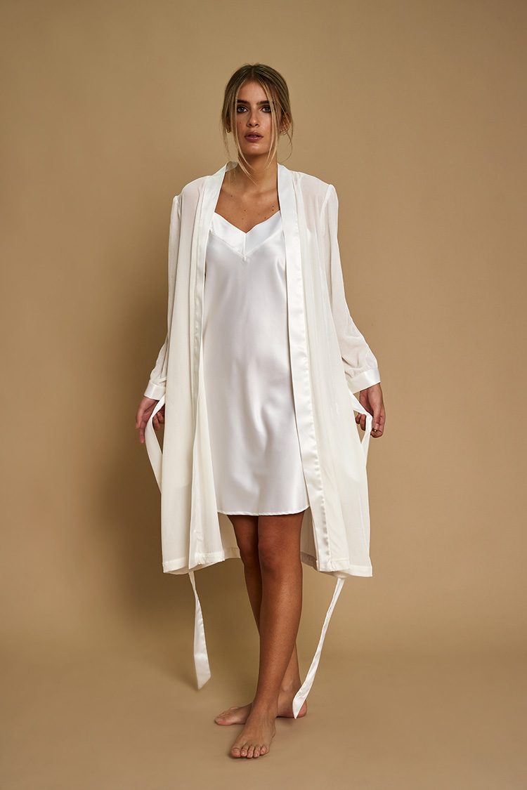 Velvet bridal robe in Seville