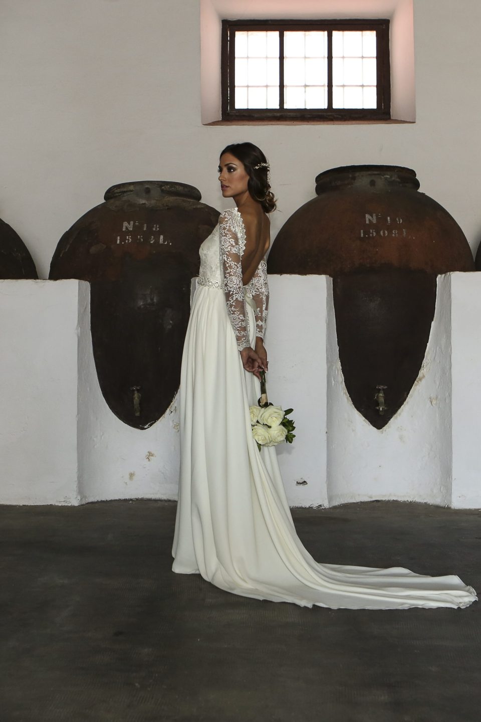 reserva tu primera cita presencial para diseñar vestido de novia a medida con María Palomo