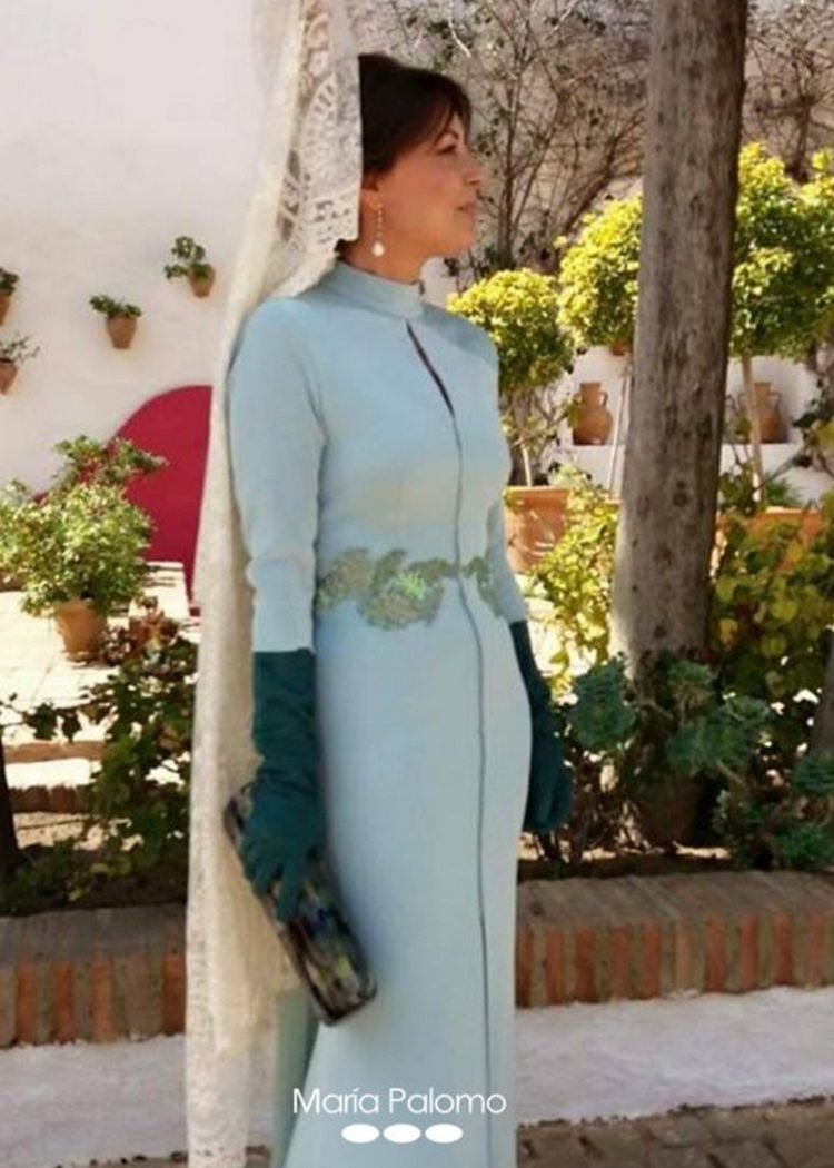 vestidos diseñados a medida para madrinas de mantilla