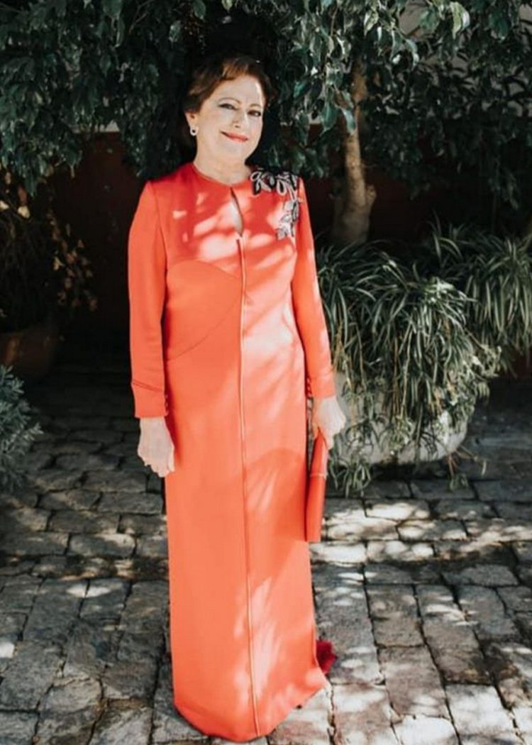 Diseña tu traje de madrina de mantilla con María Palomo Couture
