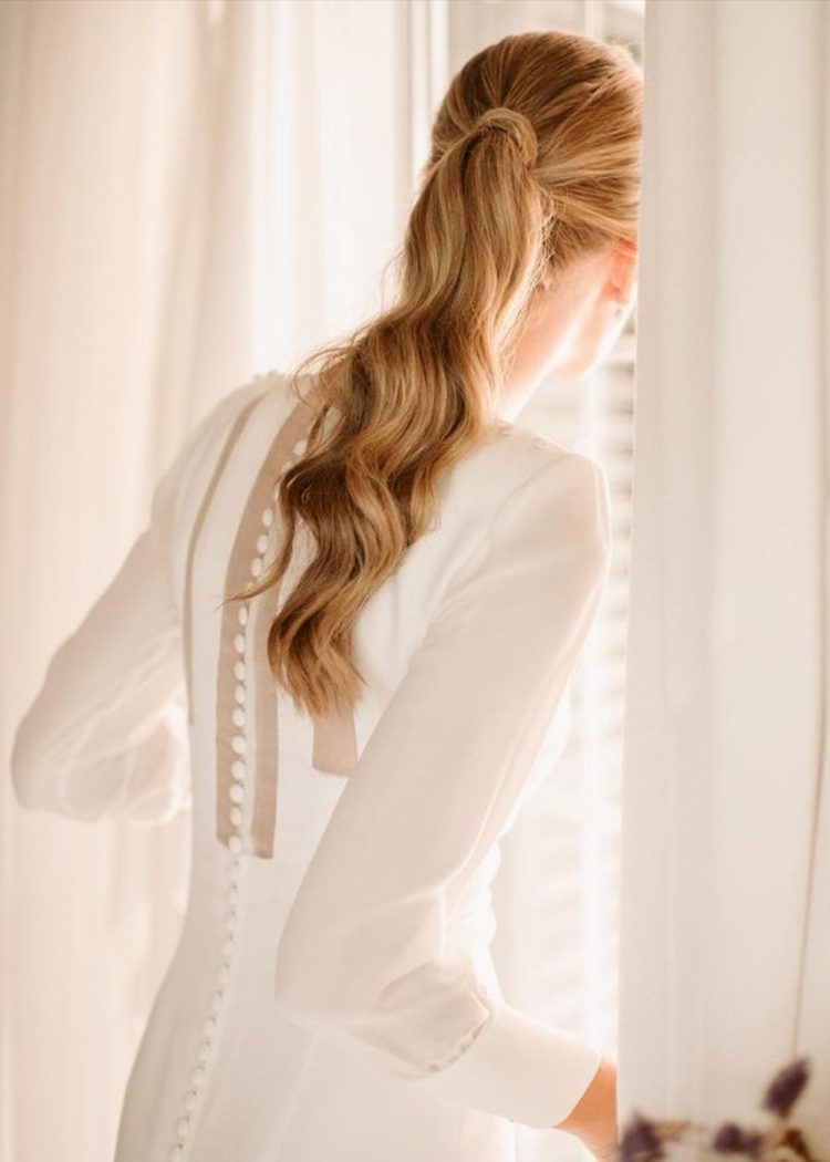 reserva tu primera cita presencial para diseñar vestido de novia a medida con María Palomo