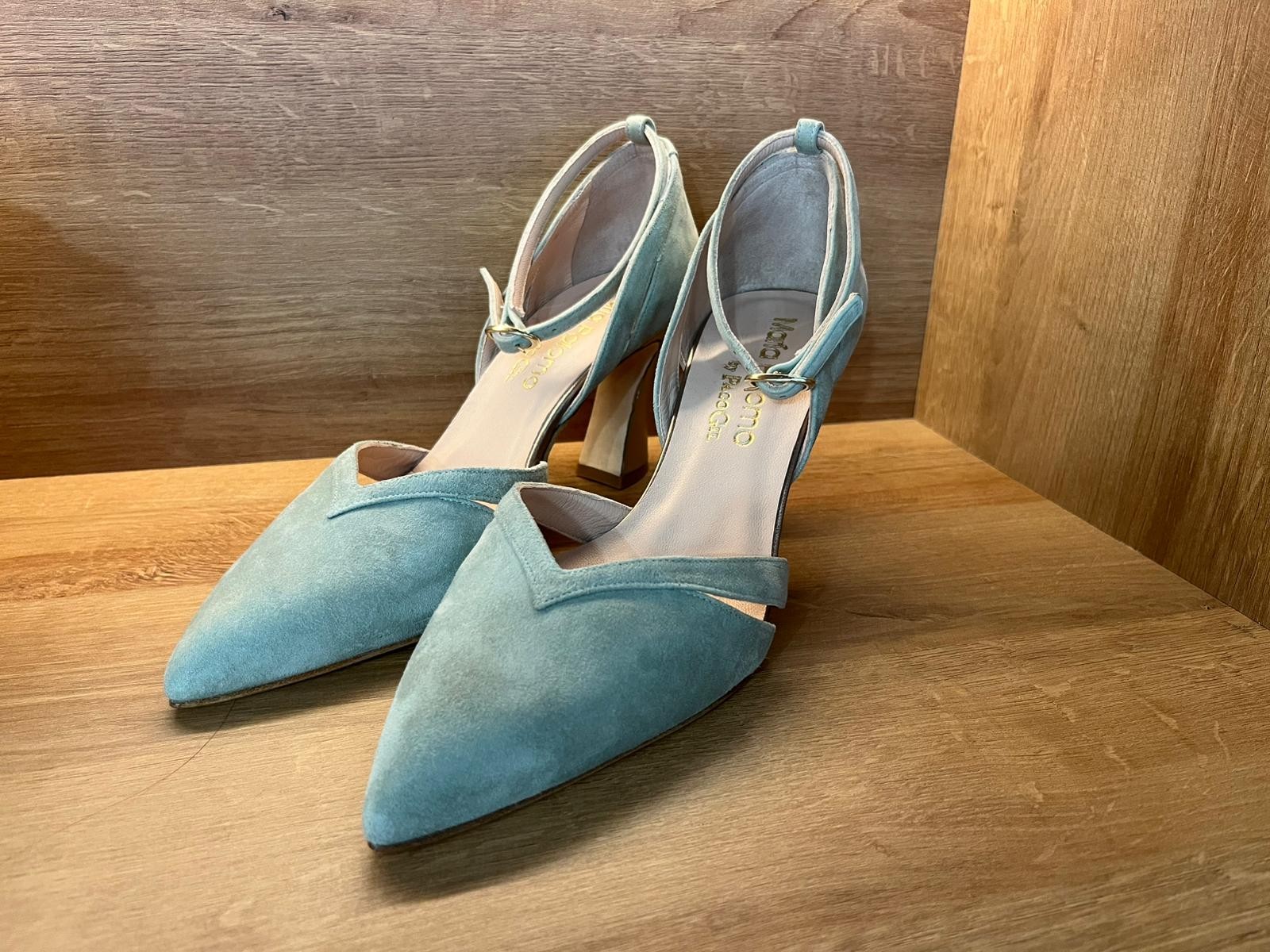Tendencias en zapatos de novia para 2026: elegancia en cada paso 10 zapatos de novia para 2026. Contacta con María Palomo Couture para diseñar tu vestido de novia