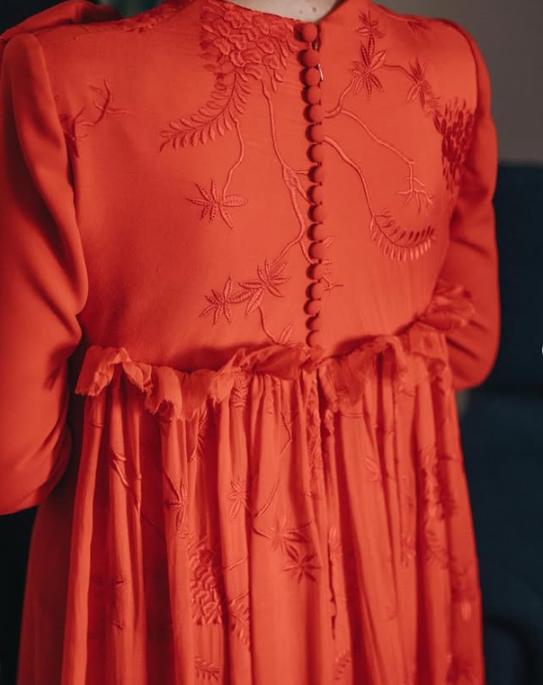 María Palomo diseña vestidos de invitada y madrina para 2026 