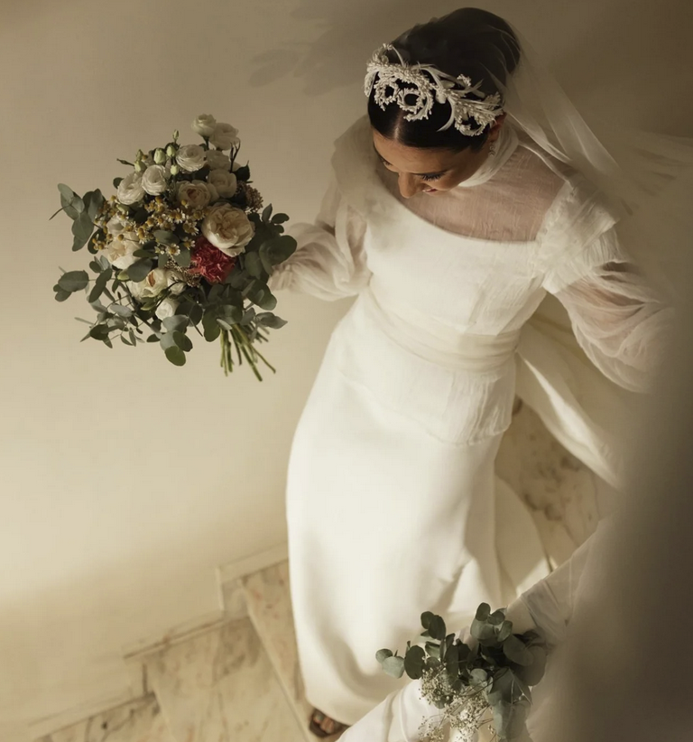tendencia vestidos de novia 2026 Lidia y su diseño exclusivo María Palomo Tejidos tweed en vestidos de novia para 2025 by María Palomo