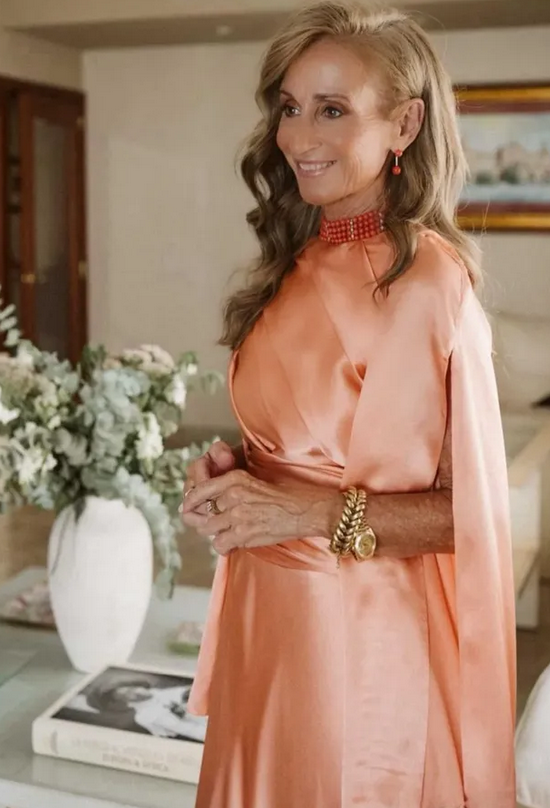 vestido de invitada 2026 tendencia tejidos trabajados María Palomo diseña vestidos de invitada y madrina para 2026