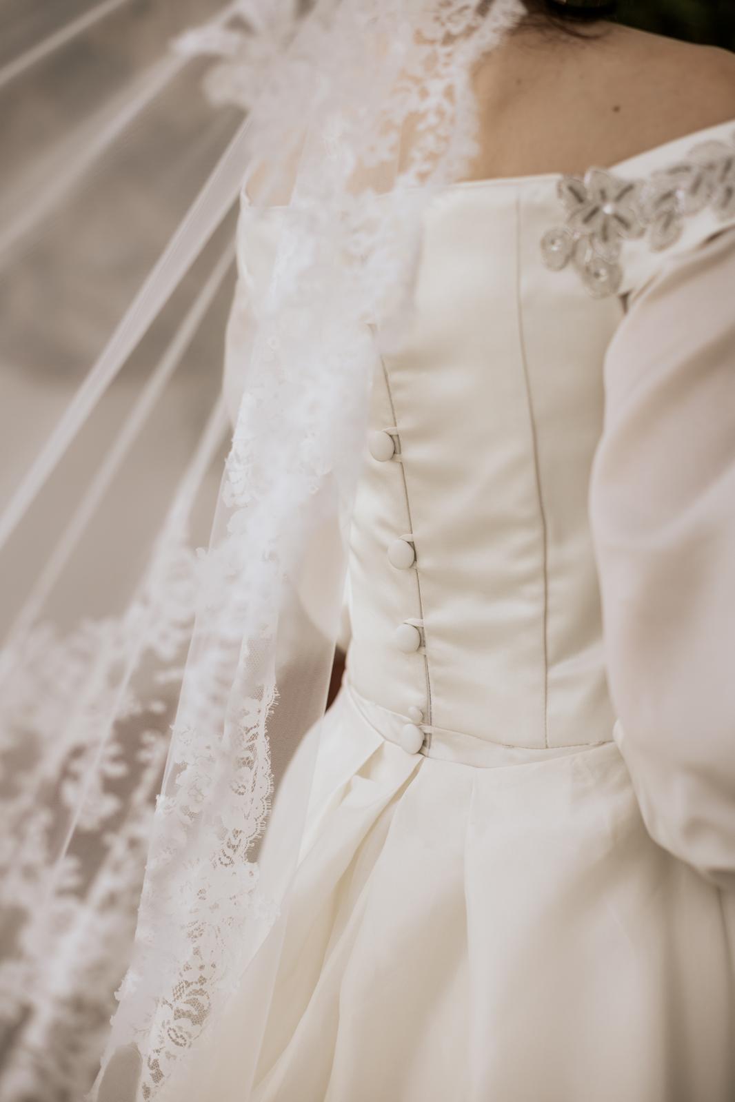 vestido de novia de María Palomo para artículo de consejos para tu boda comprar vestidos de novia para 2025 diseño exclusivo de María Palomo